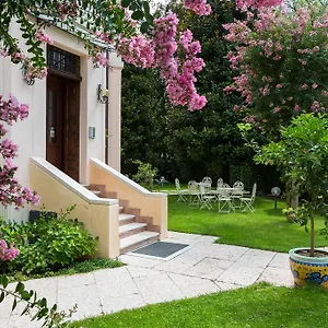 Mainard Aparthotel